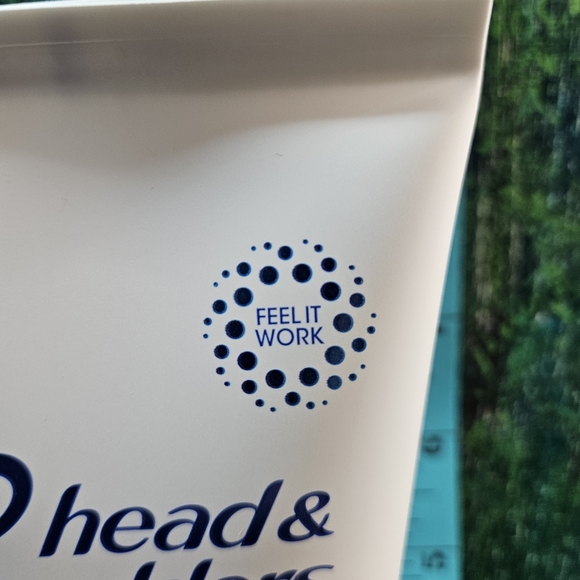Head & Shoulders Deep Moisture Conditioner Bundle & Save Prices Listed - Picture 6 of 7